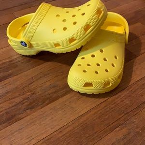 Brand new yellow crocs